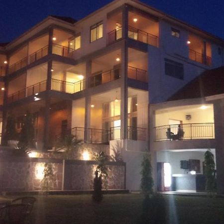 Eka Hoima Hotel Exterior photo