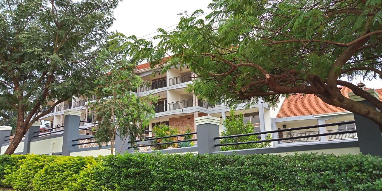 Eka Hoima Hotel Exterior photo
