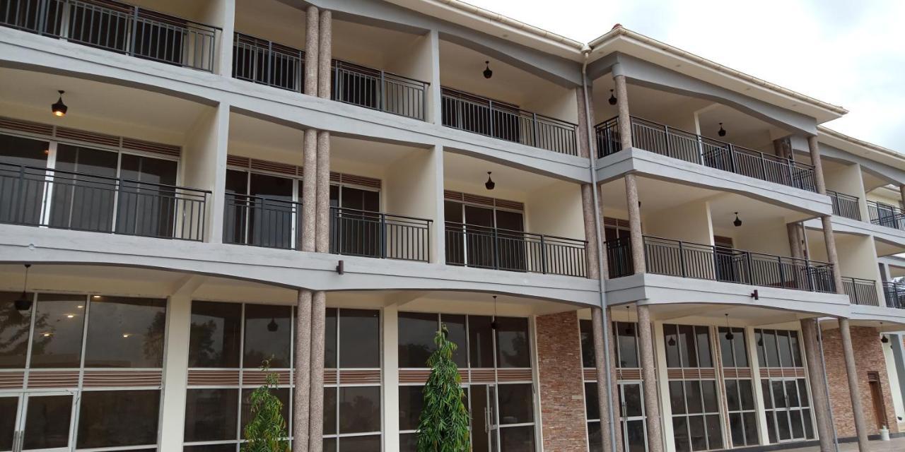 Eka Hoima Hotel Exterior photo