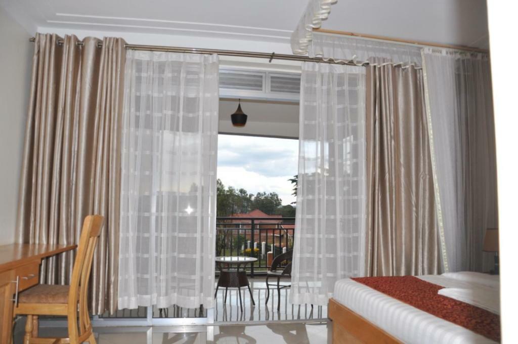 Eka Hoima Hotel Exterior photo